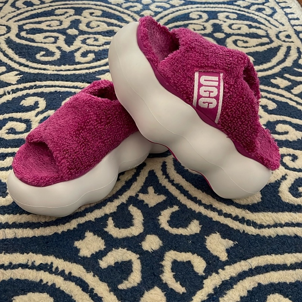 UGG SUGARCLOUD TERRY PINK PLATFORM WEDGE PLATFORM SANDALS 5 WORN ONCE!!! $85